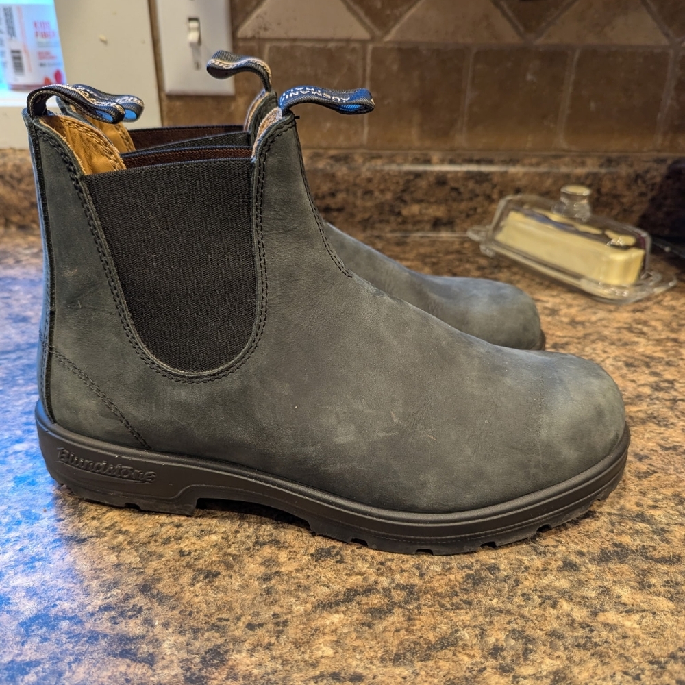 Blundstones Men's Black Suede Boot